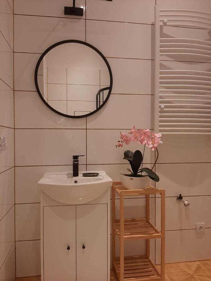 Apartamenty Jednosci 46 วรอตซวาฟ ภายนอก รูปภาพ